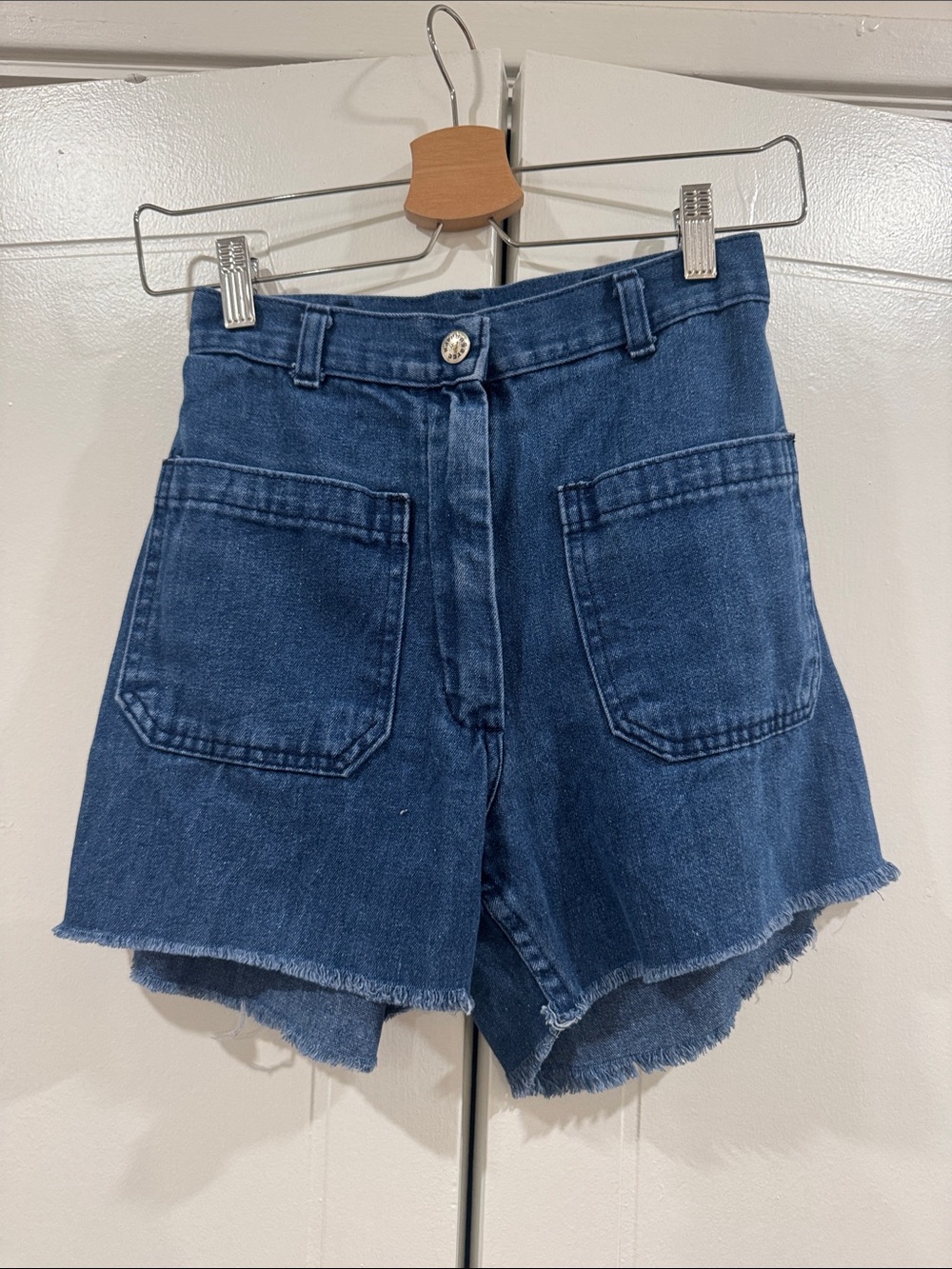Levi's Indigo High-Rise Denim Shorts with Patch Pockets